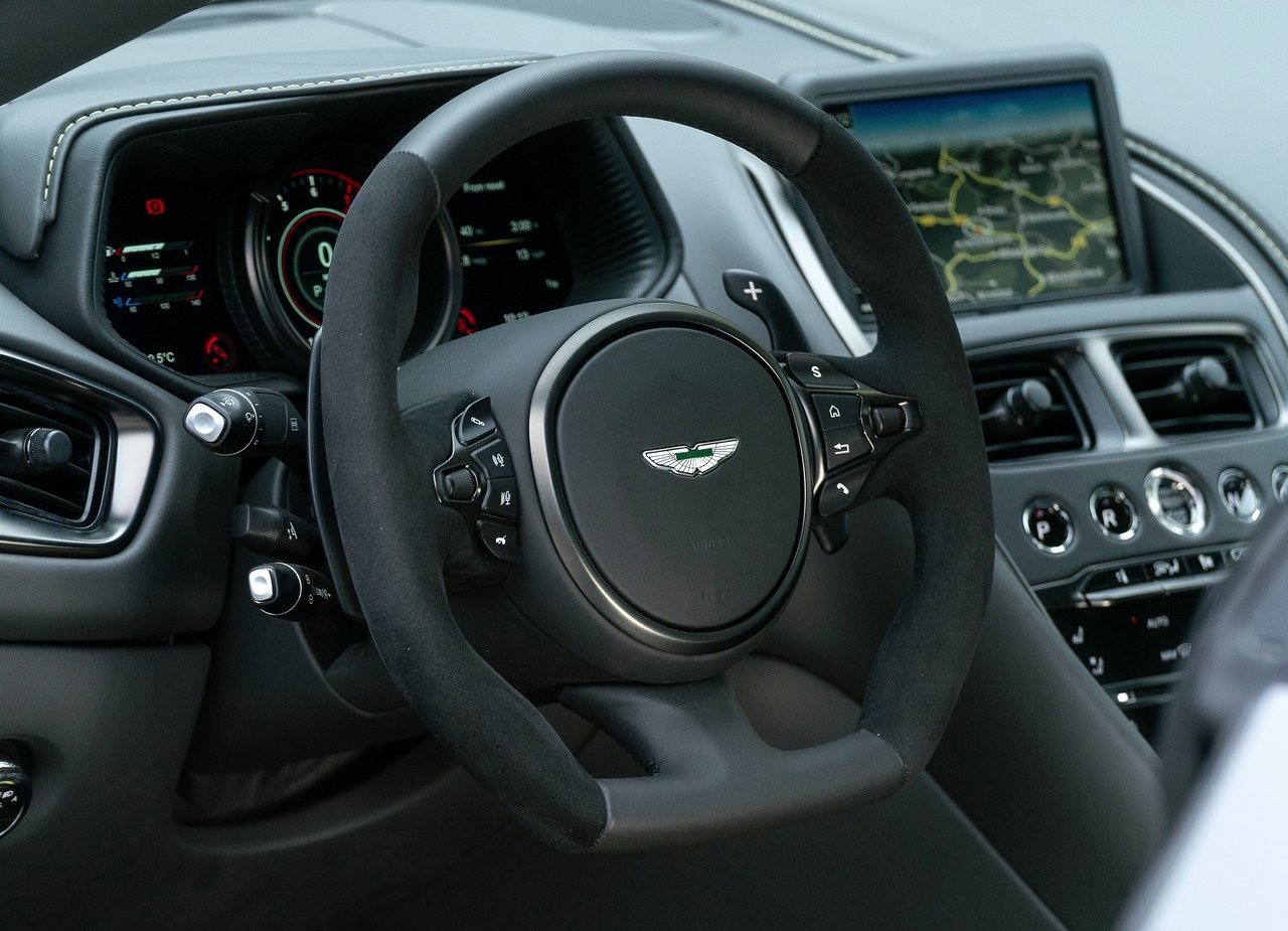 ASTON MARTIN DB11 AMR, foto 109