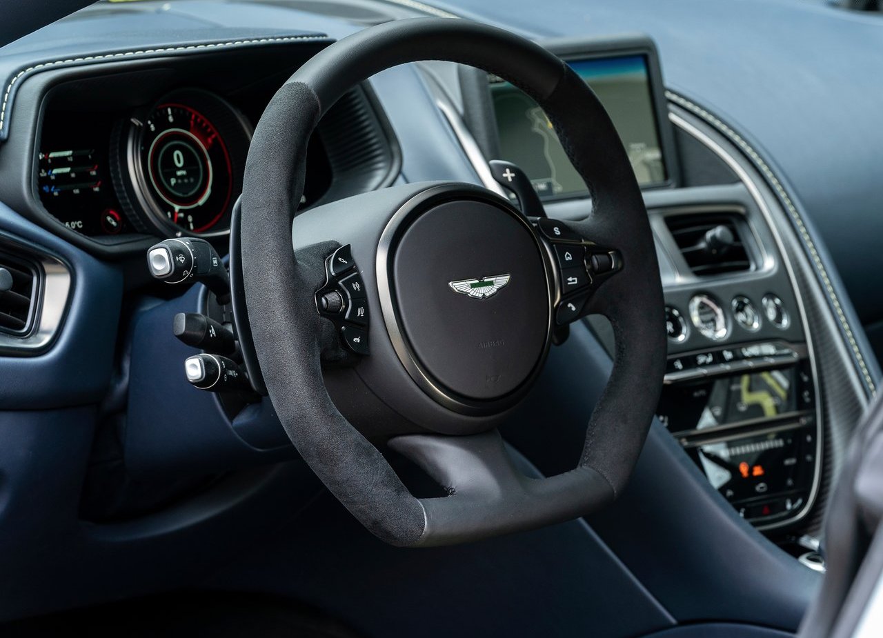 ASTON MARTIN DB11 AMR, foto 110