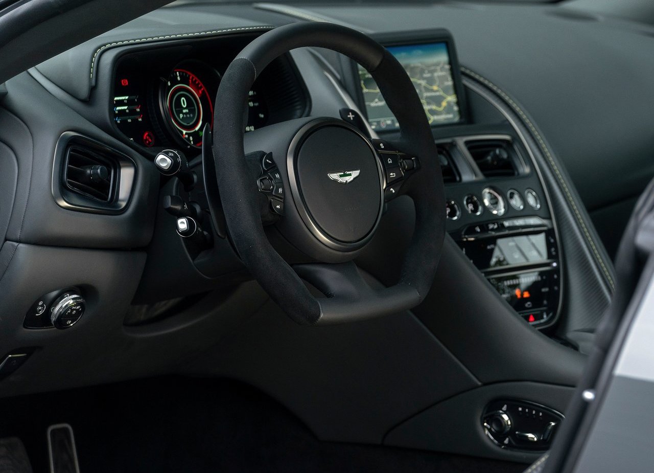 ASTON MARTIN DB11 AMR, foto 111