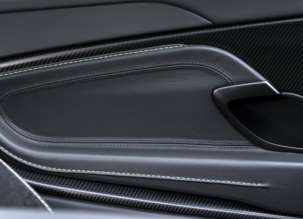 ASTON MARTIN DB11 AMR, foto 126