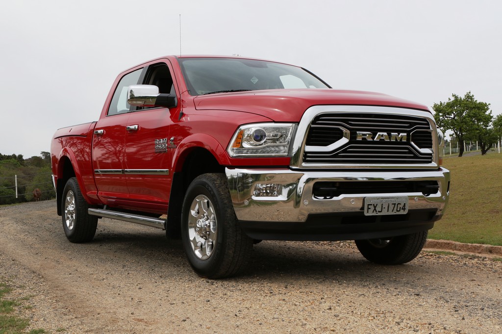 RAM 2500 LARAMIE, foto 2