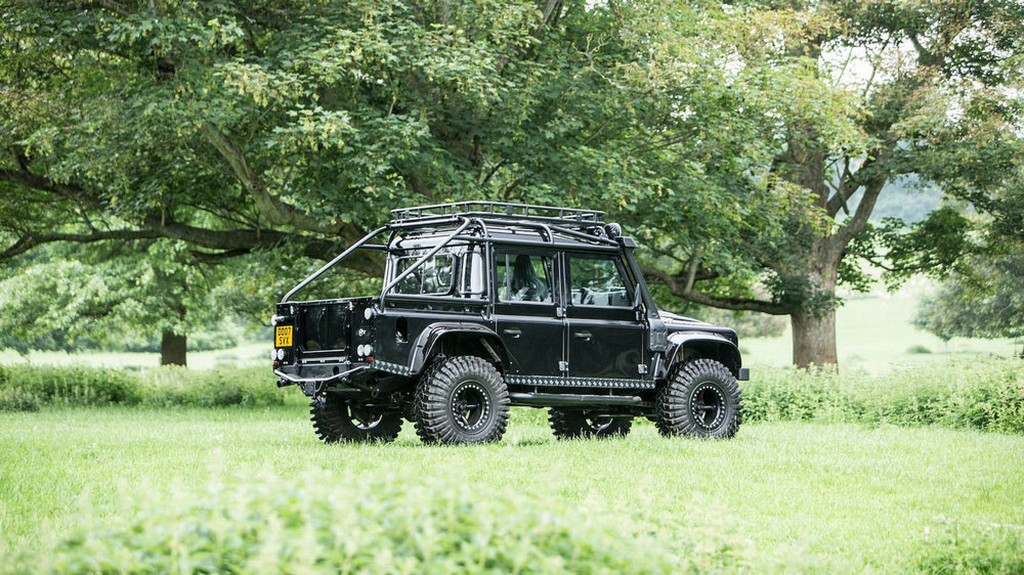 LAND ROVER DEFENDER SVX SPECTRE, foto 3