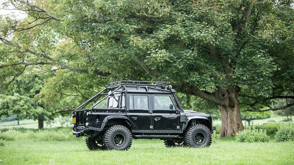 LAND ROVER DEFENDER SVX SPECTRE, foto 7