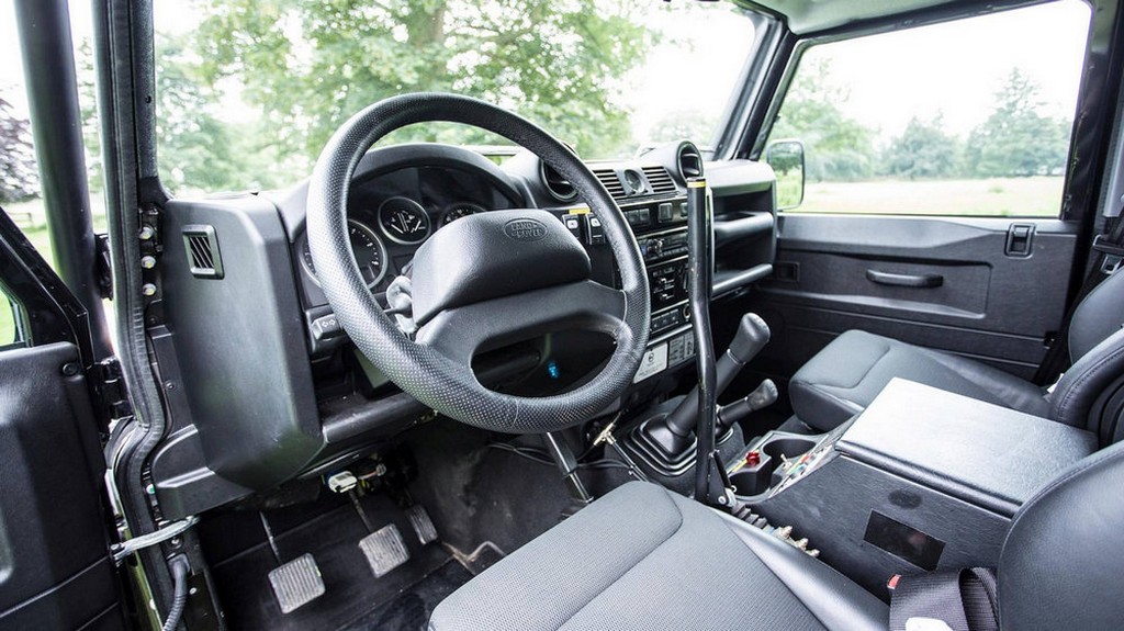 LAND ROVER DEFENDER SVX SPECTRE, foto 19