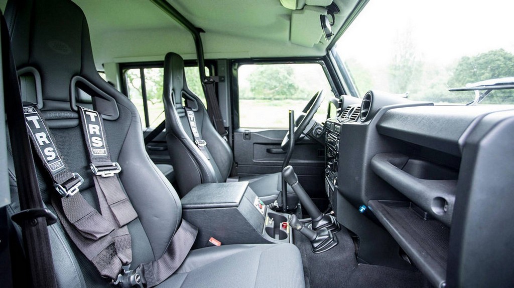 LAND ROVER DEFENDER SVX SPECTRE, foto 21