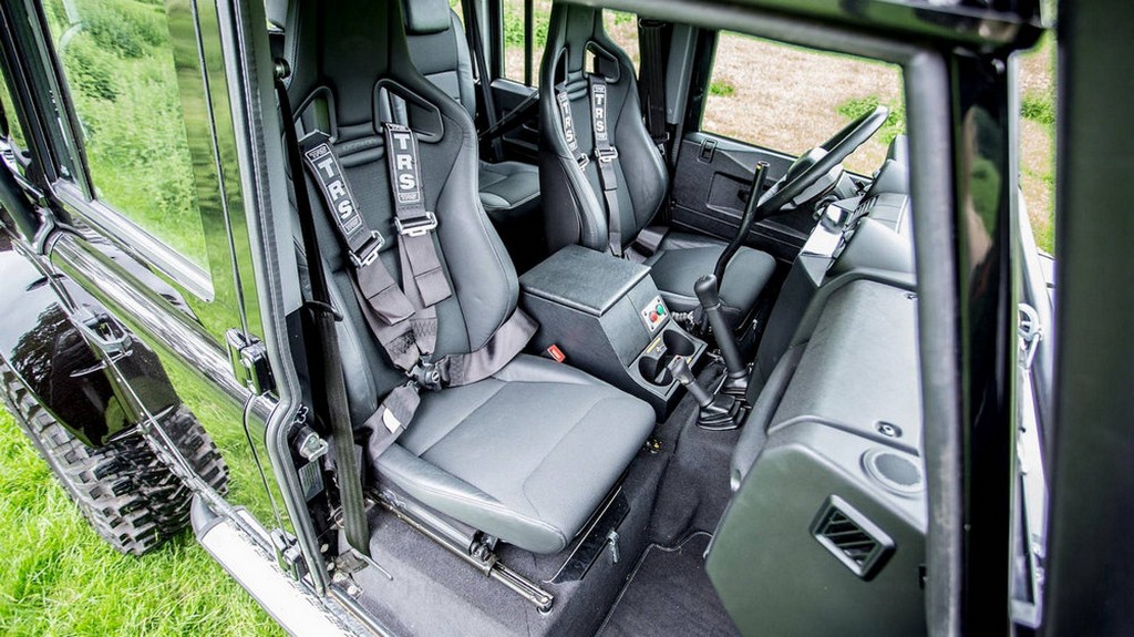 LAND ROVER DEFENDER SVX SPECTRE, foto 22