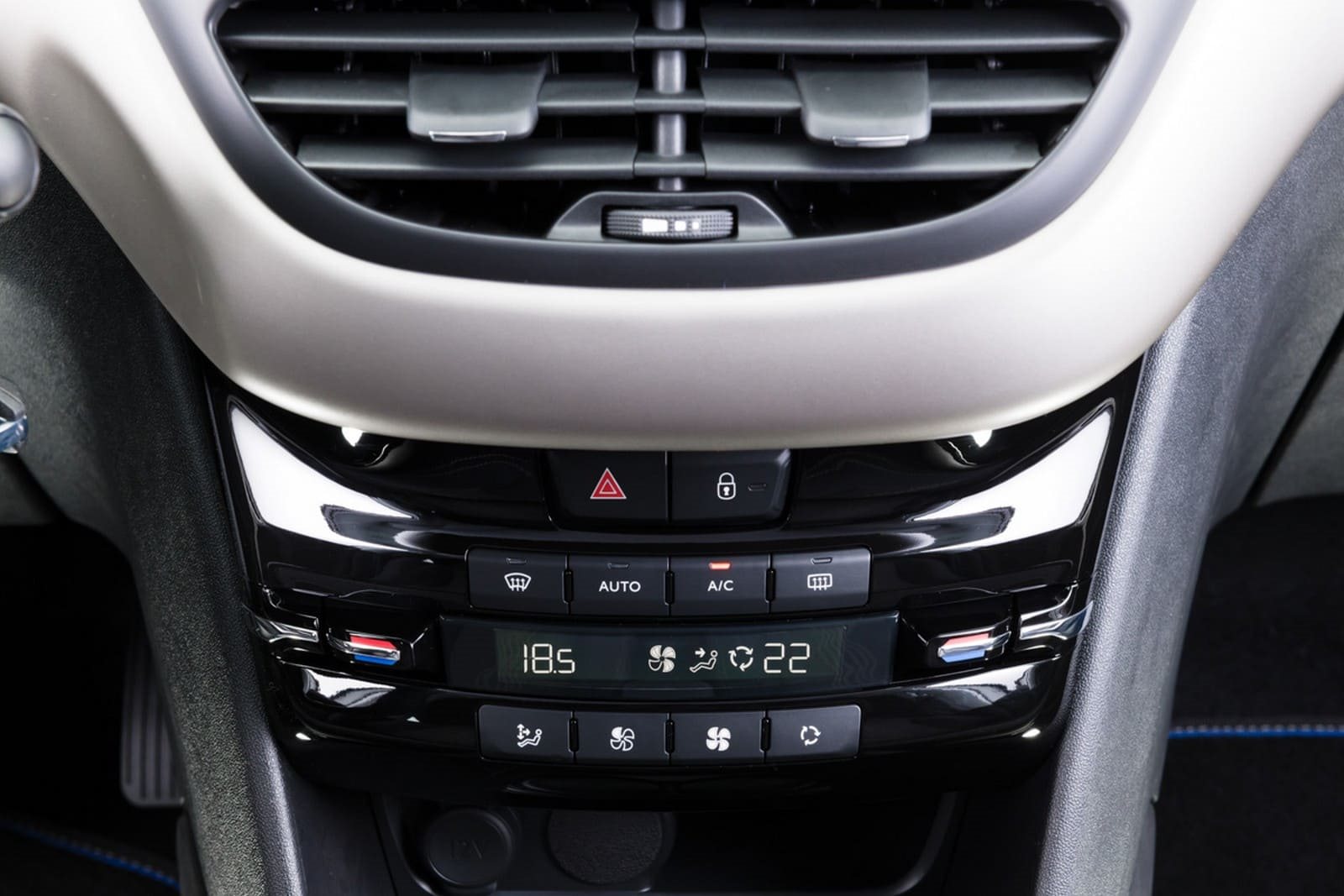 2018 - PEUGEOT 2008 STYLE, foto 9