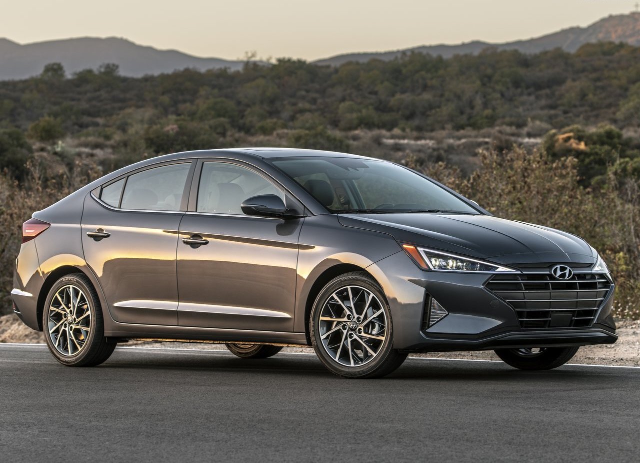 HYUNDAI ELANTRA, foto 2