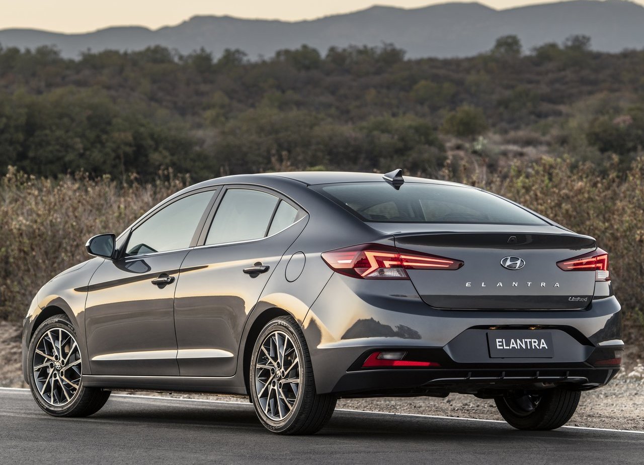 HYUNDAI ELANTRA, foto 6