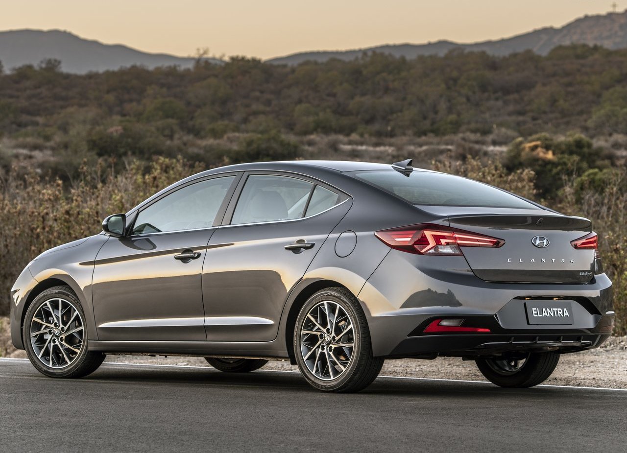HYUNDAI ELANTRA, foto 7