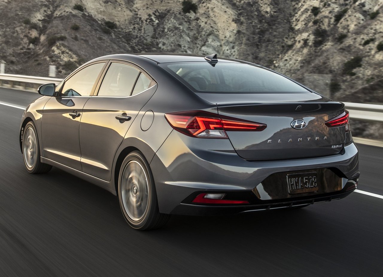 HYUNDAI ELANTRA, foto 8