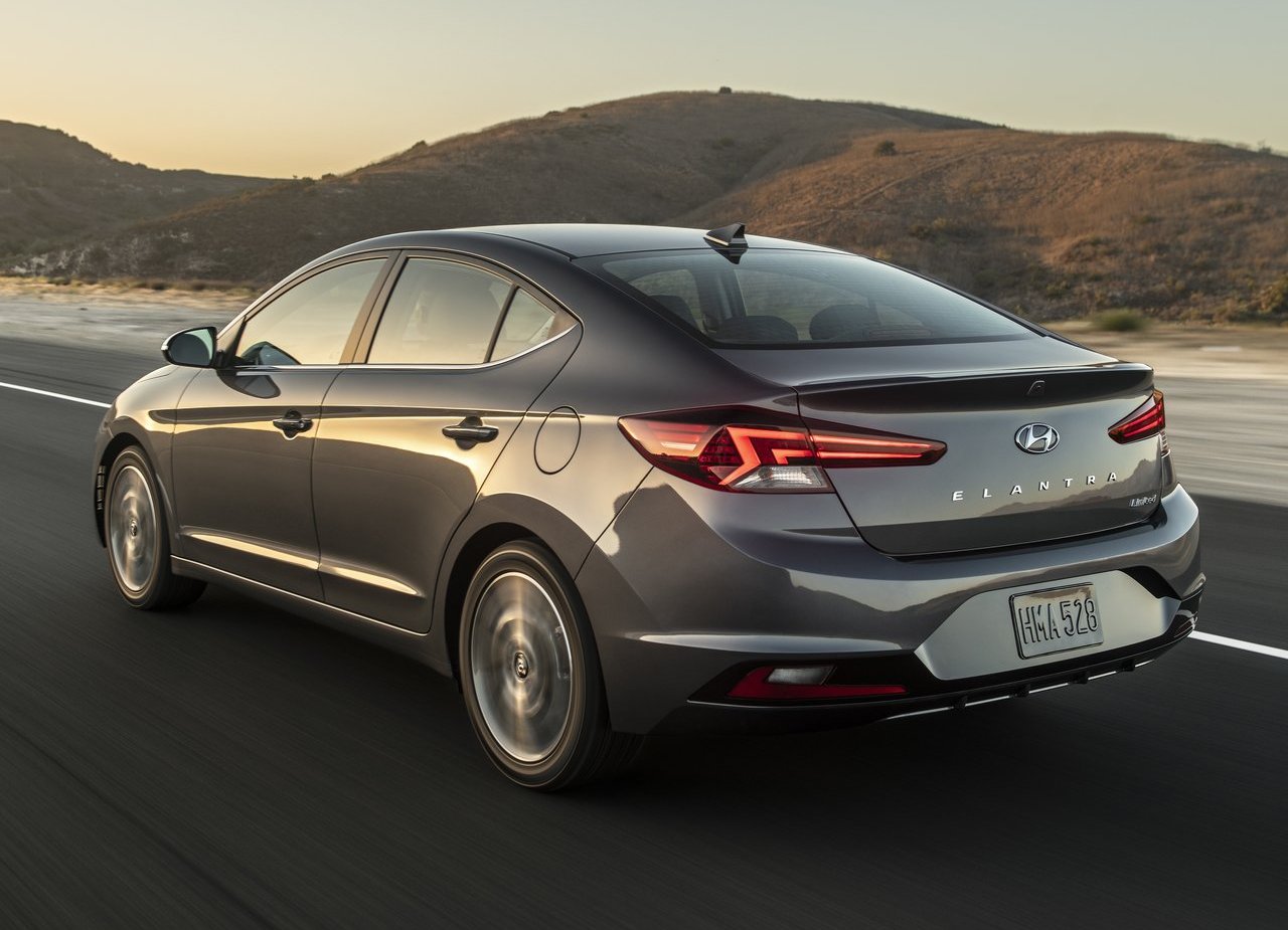 HYUNDAI ELANTRA, foto 9