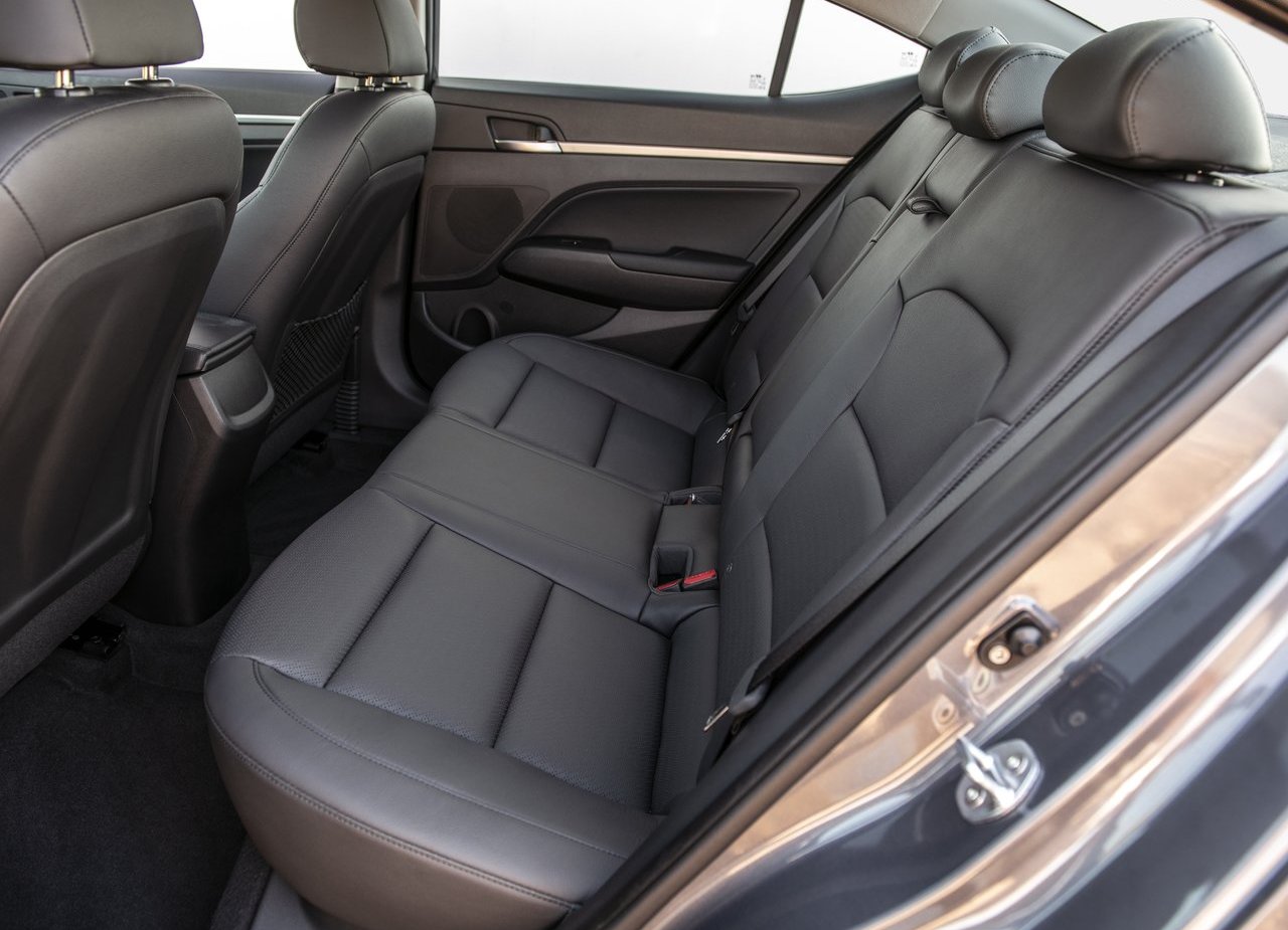 HYUNDAI ELANTRA, foto 13