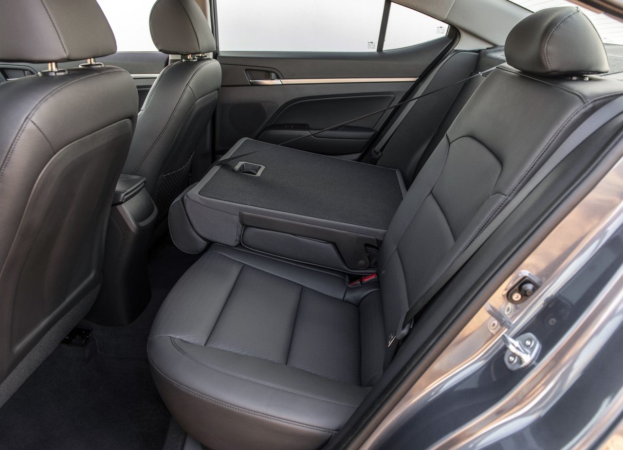 HYUNDAI ELANTRA, foto 14
