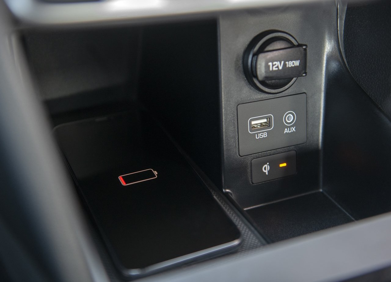 HYUNDAI ELANTRA, foto 24