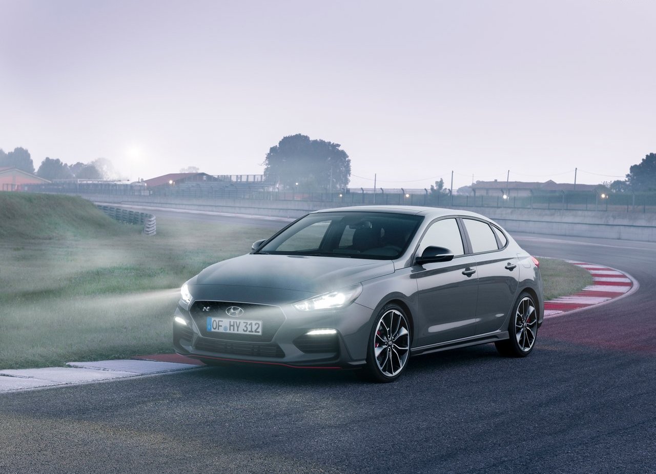 2019 - HYUNDAI i30 FASTBACK N, foto 2