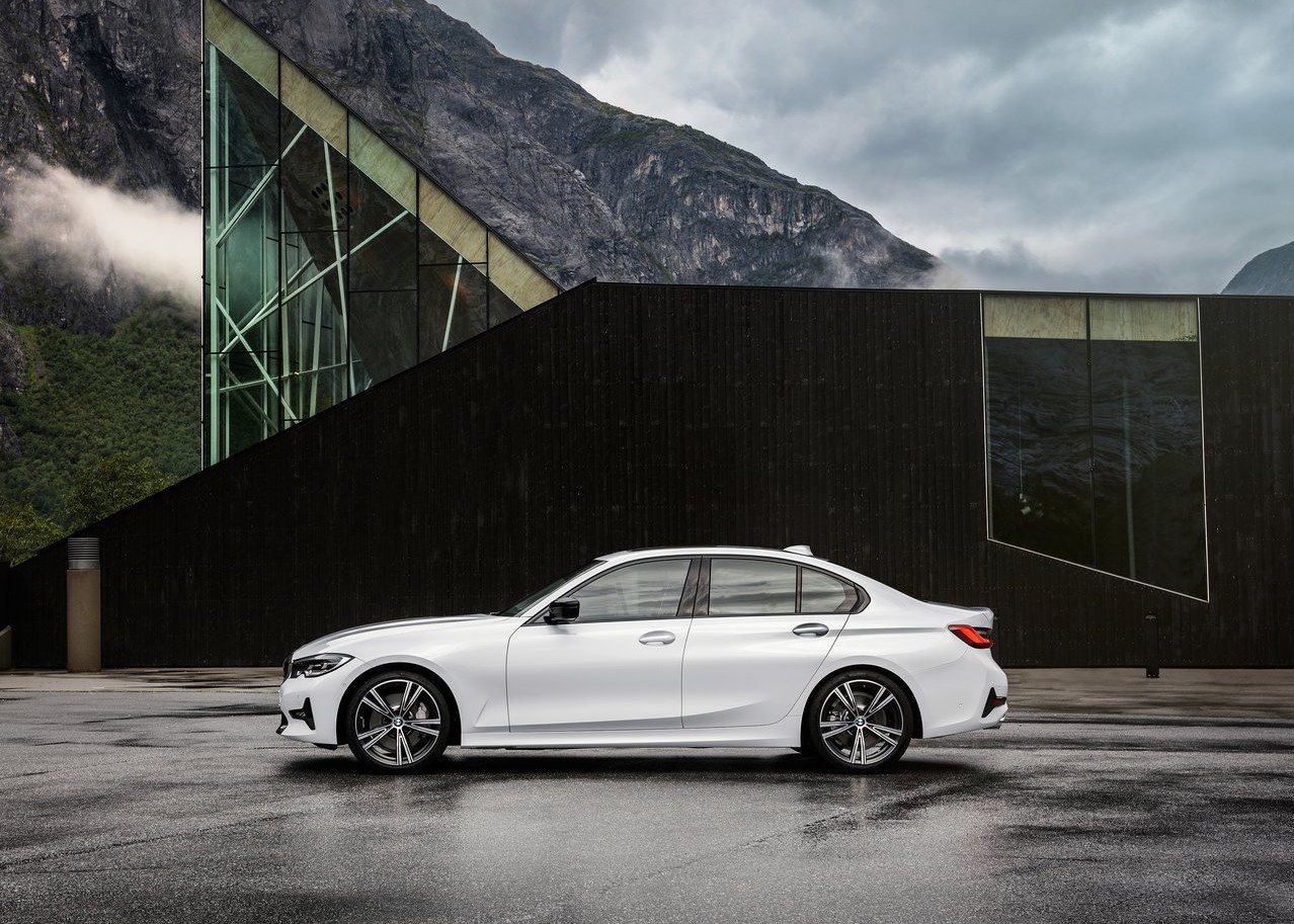BMW 3 SERIES SEDAN, foto 21