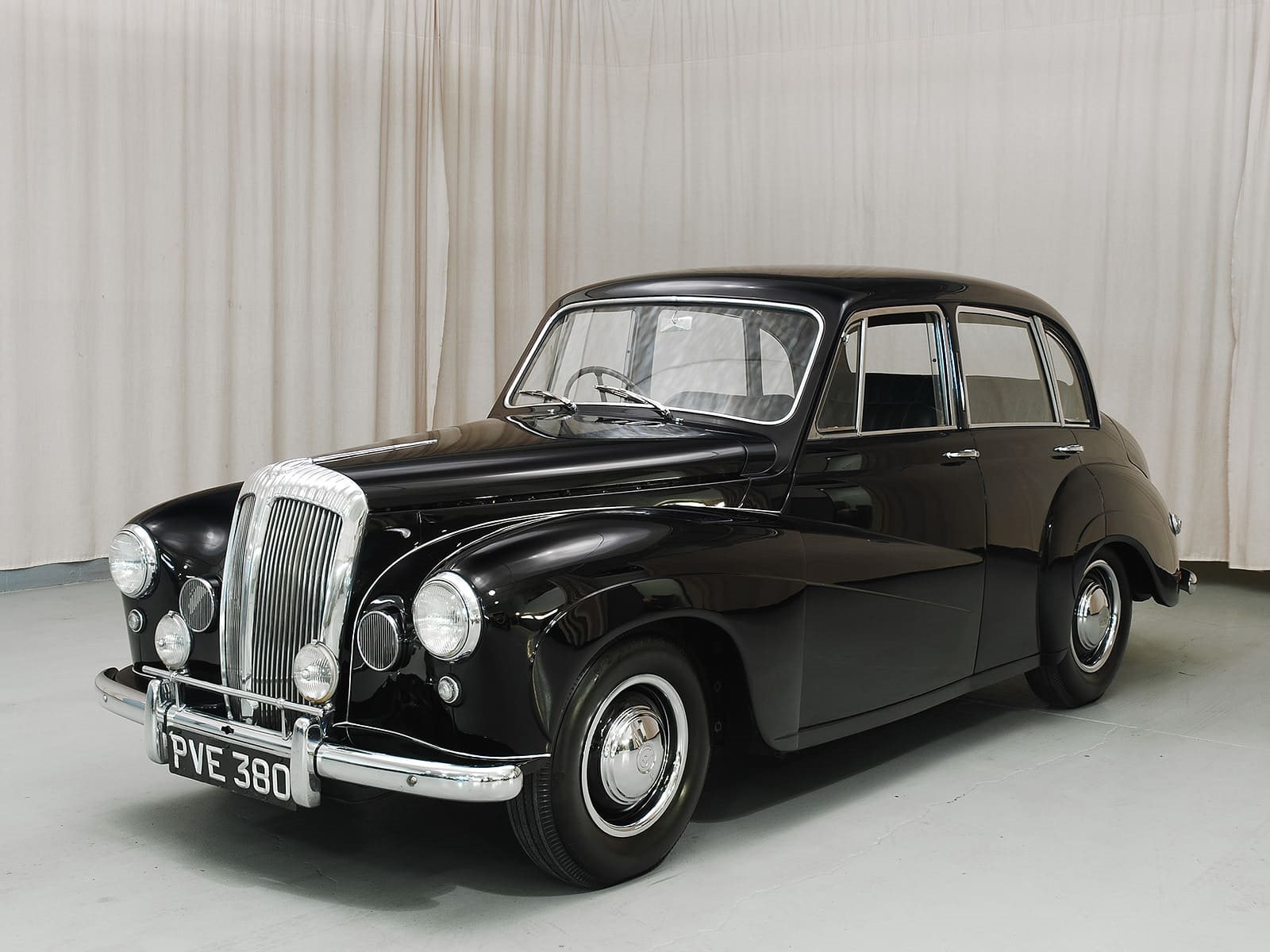 DAIMLER CONQUEST CENTURY SEDAN, foto 1
