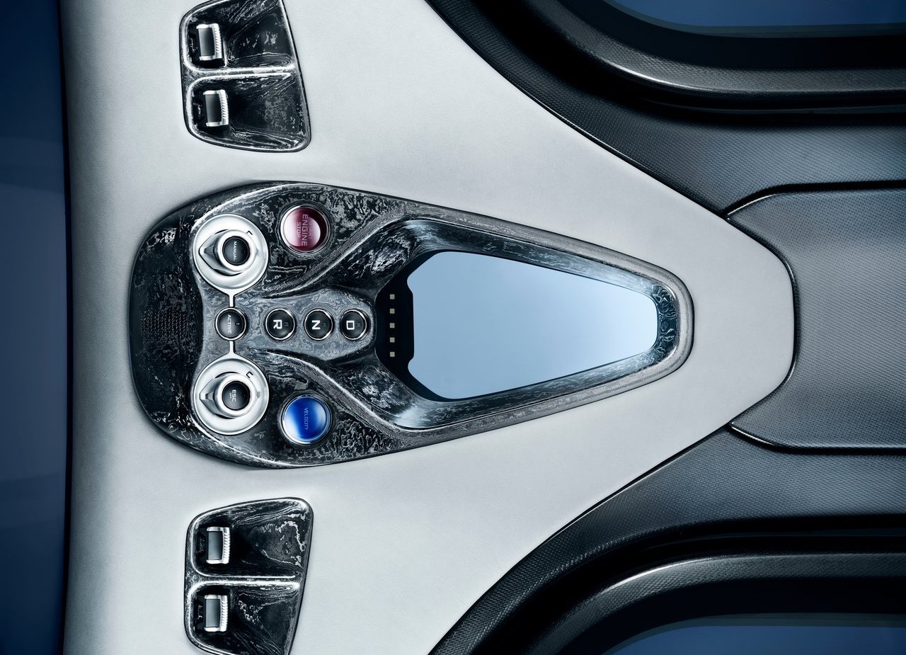 McLAREN SPEEDTAIL, foto 30
