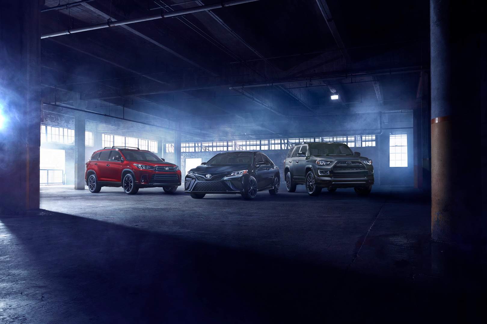 2019 - TOYOTA CAMRY & HIGHLANDER NIGHTSHADE EDITION, foto 1