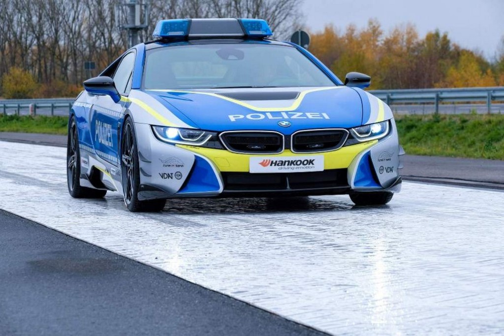 2018 - BMW i8 POLICE CAR BY AC SCHNITZER, foto 3