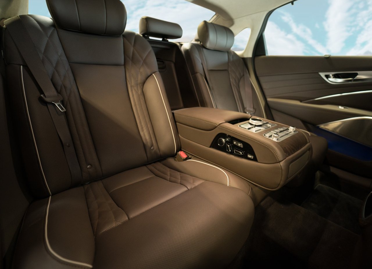 2019 - KIA K900, foto 40