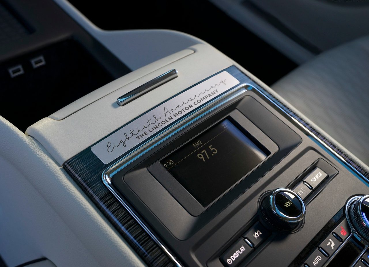 2019 - LINCOLN CONTINENTAL 80TH ANNIVERSARY COACH DOOR EDITION, foto 34