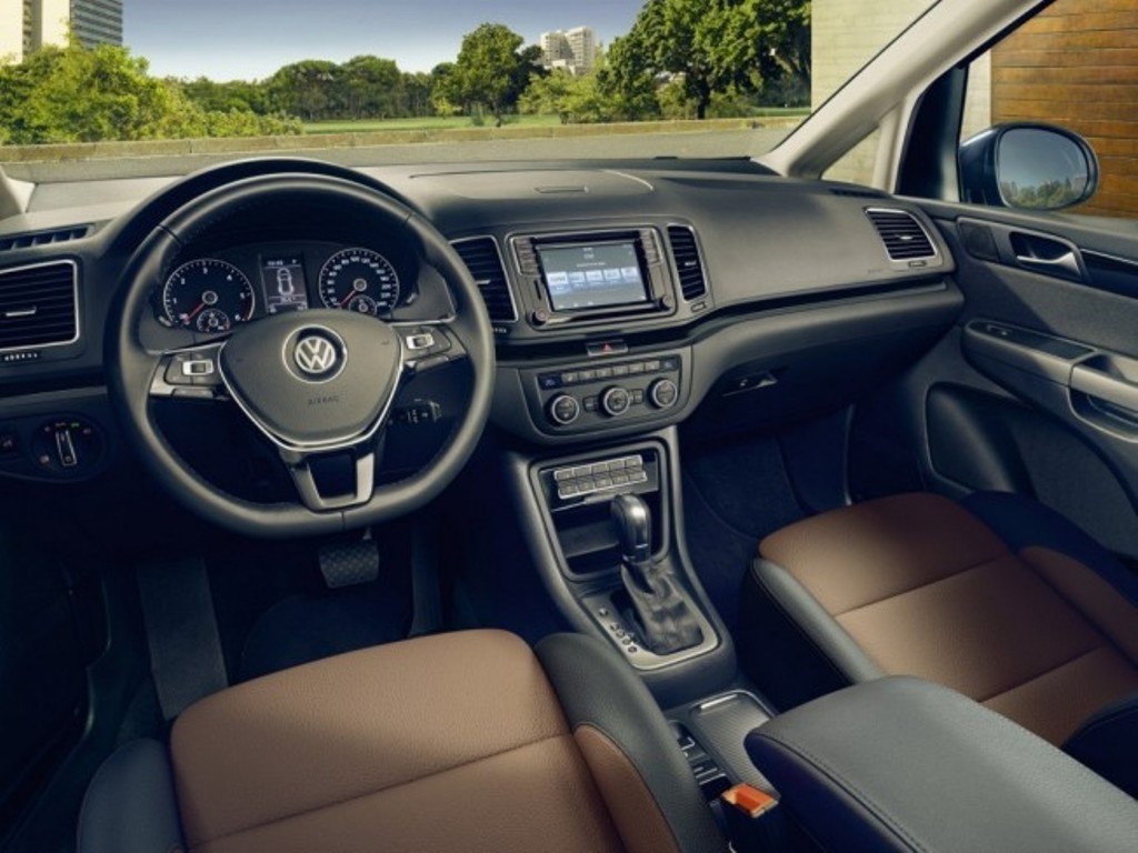 2019 - VOLKSWAGEN SHARAN 'BLACK STYLE', foto 2