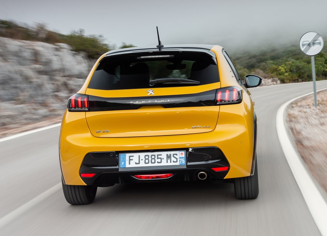 PEUGEOT 208, foto 122
