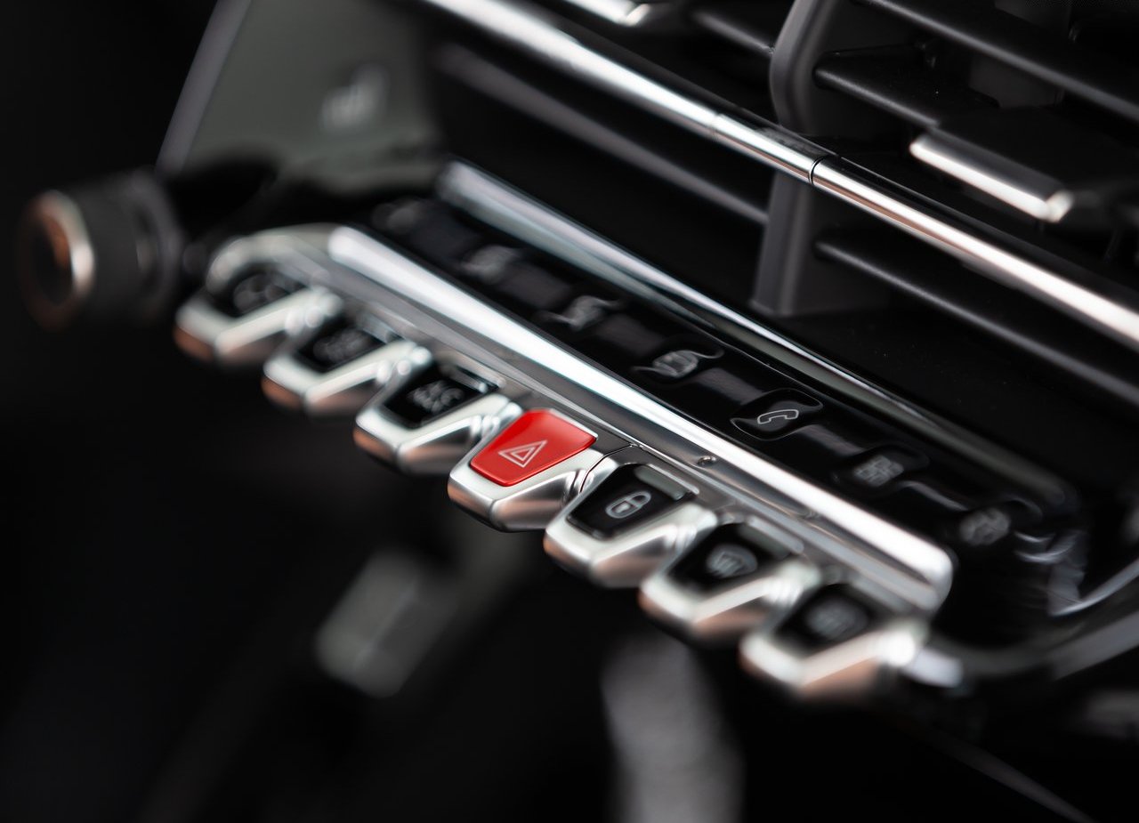 PEUGEOT 208, foto 153