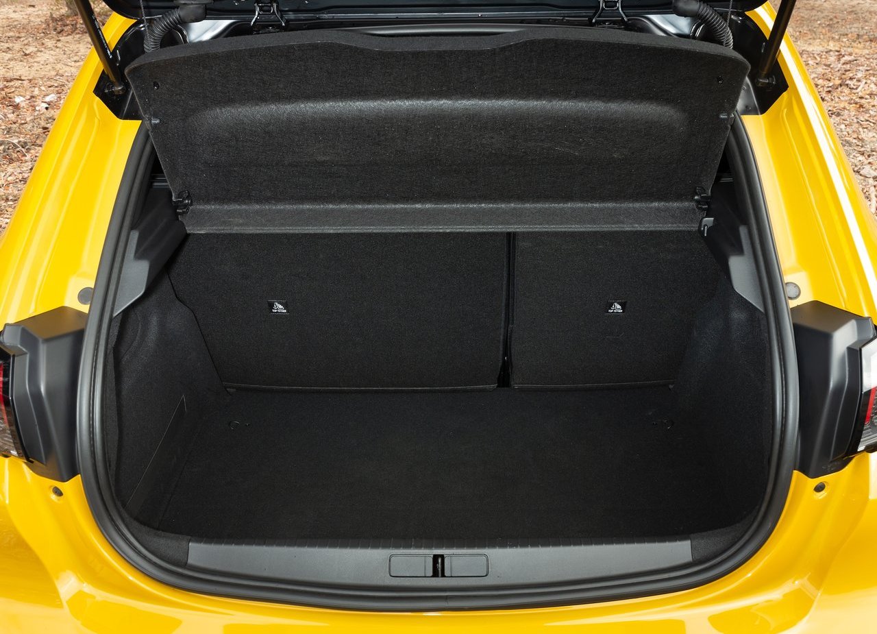 PEUGEOT 208, foto 174