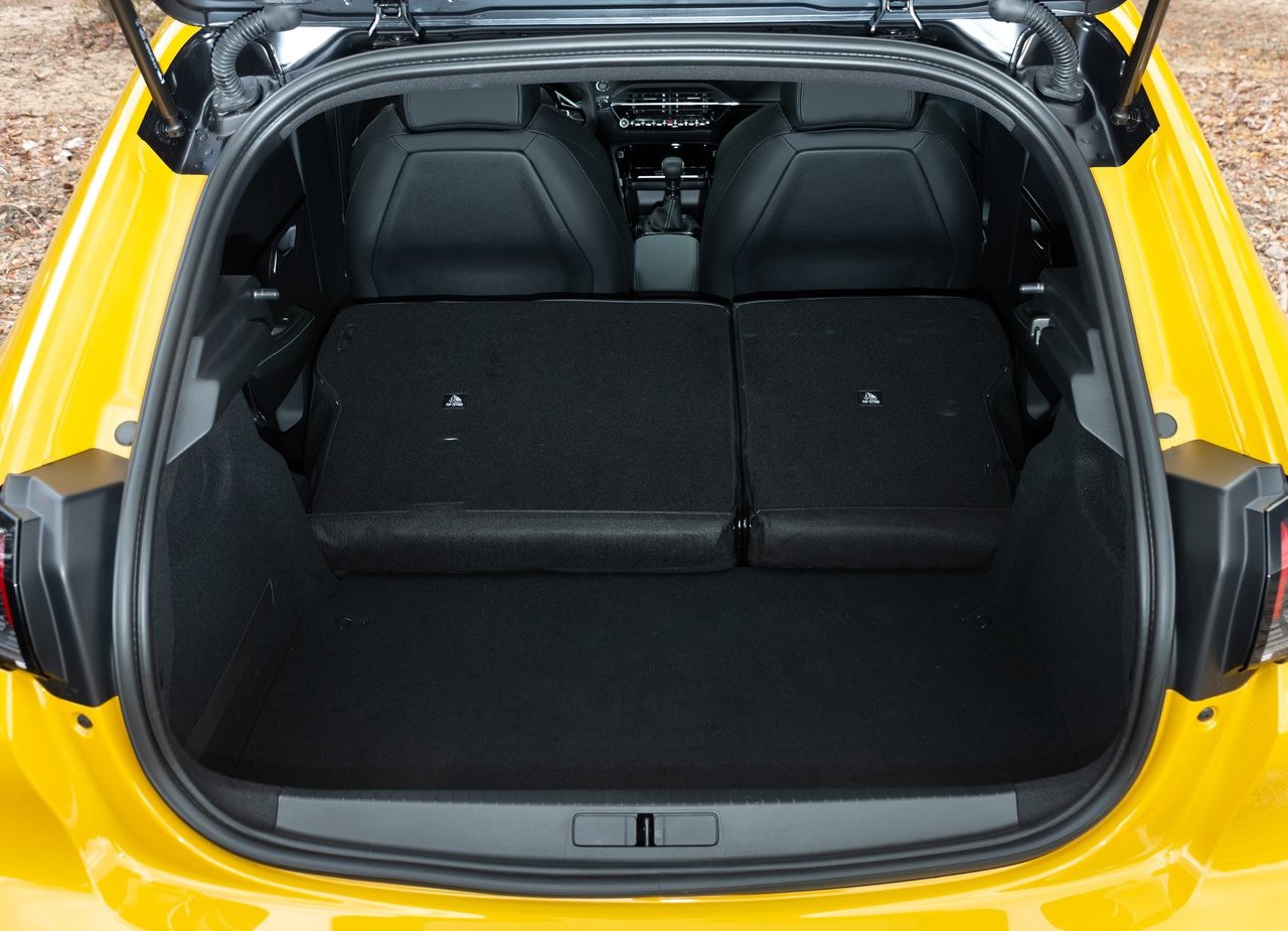 PEUGEOT 208, foto 178