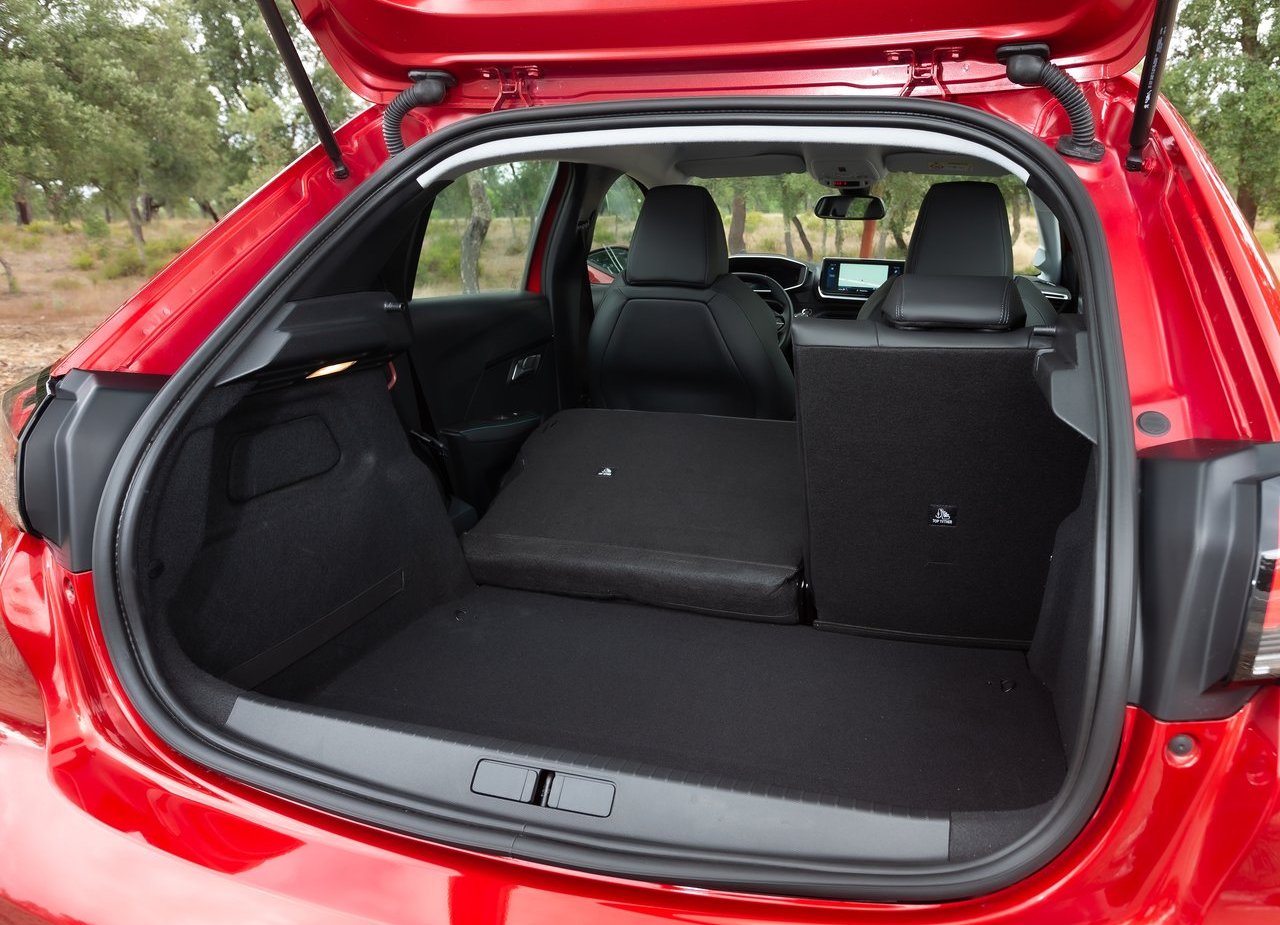 PEUGEOT 208, foto 179