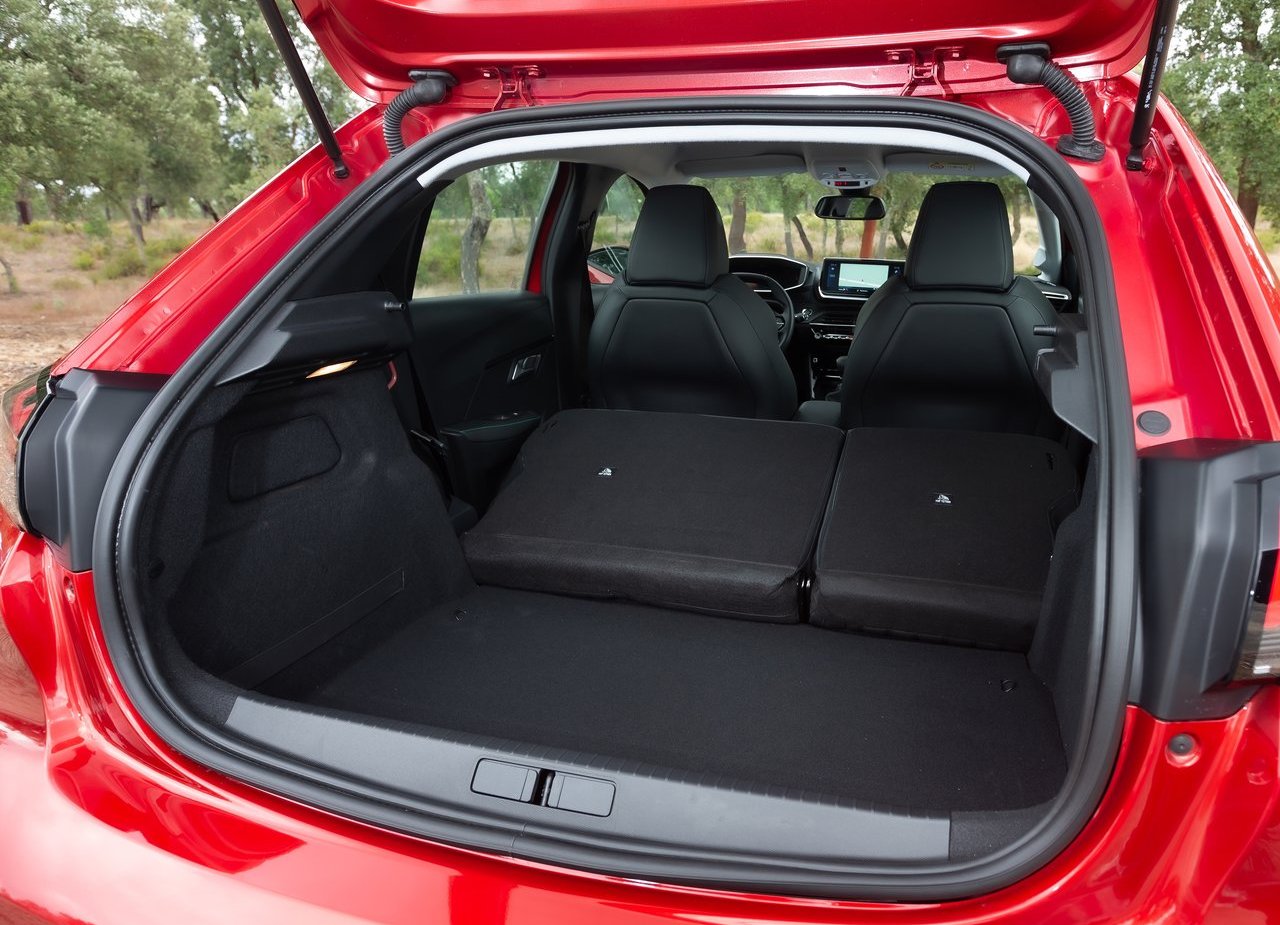 PEUGEOT 208, foto 180