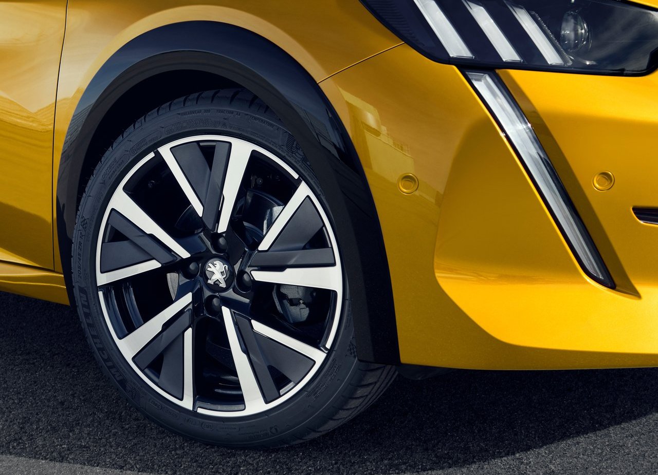 PEUGEOT 208, foto 192