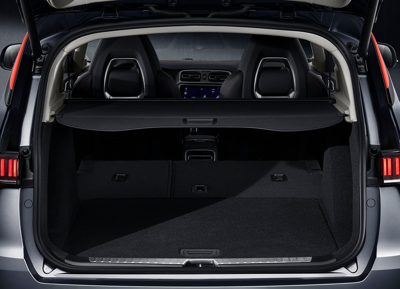 LYNK & CO 01, foto 16