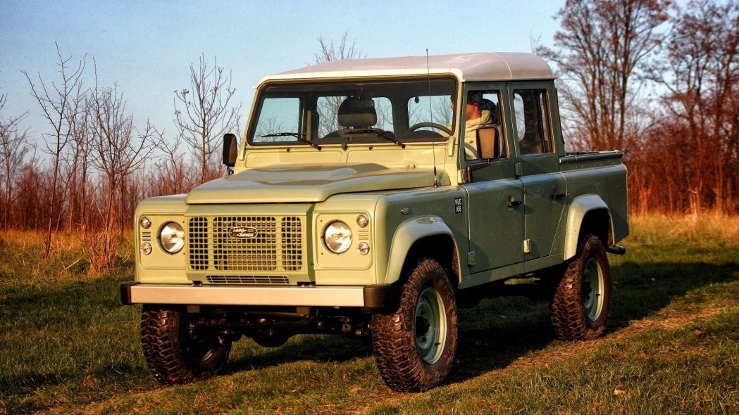 LAND ROVER DEFENDER HERITAGE EDITION BY LAND SERWIS, foto 1