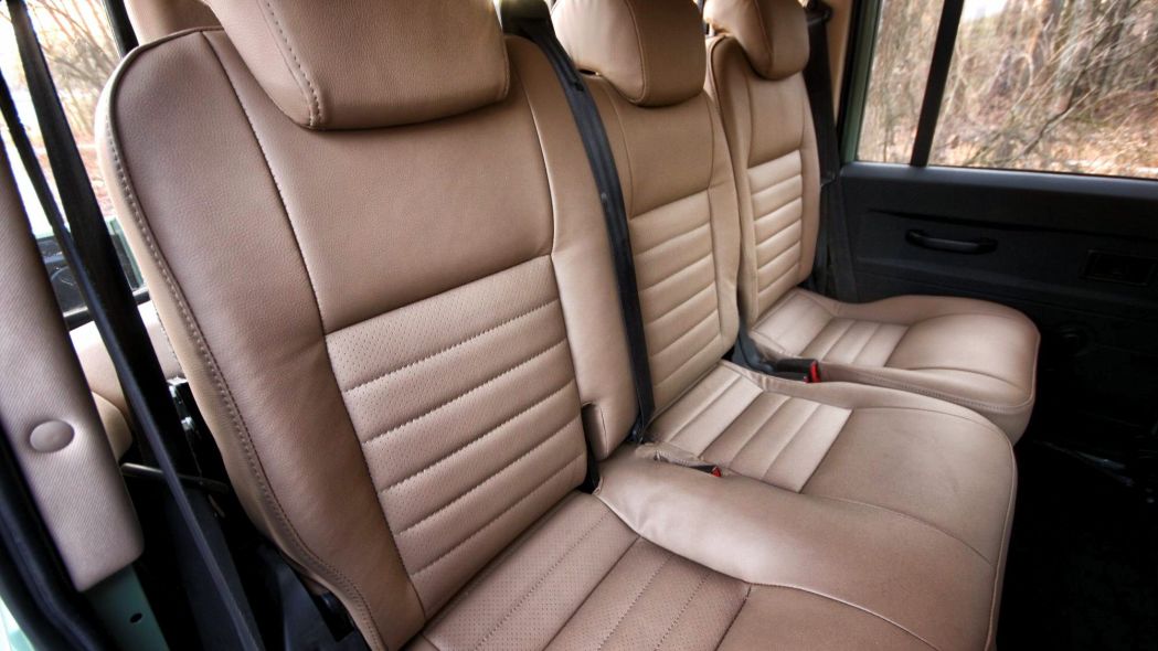 LAND ROVER DEFENDER HERITAGE EDITION BY LAND SERWIS, foto 17