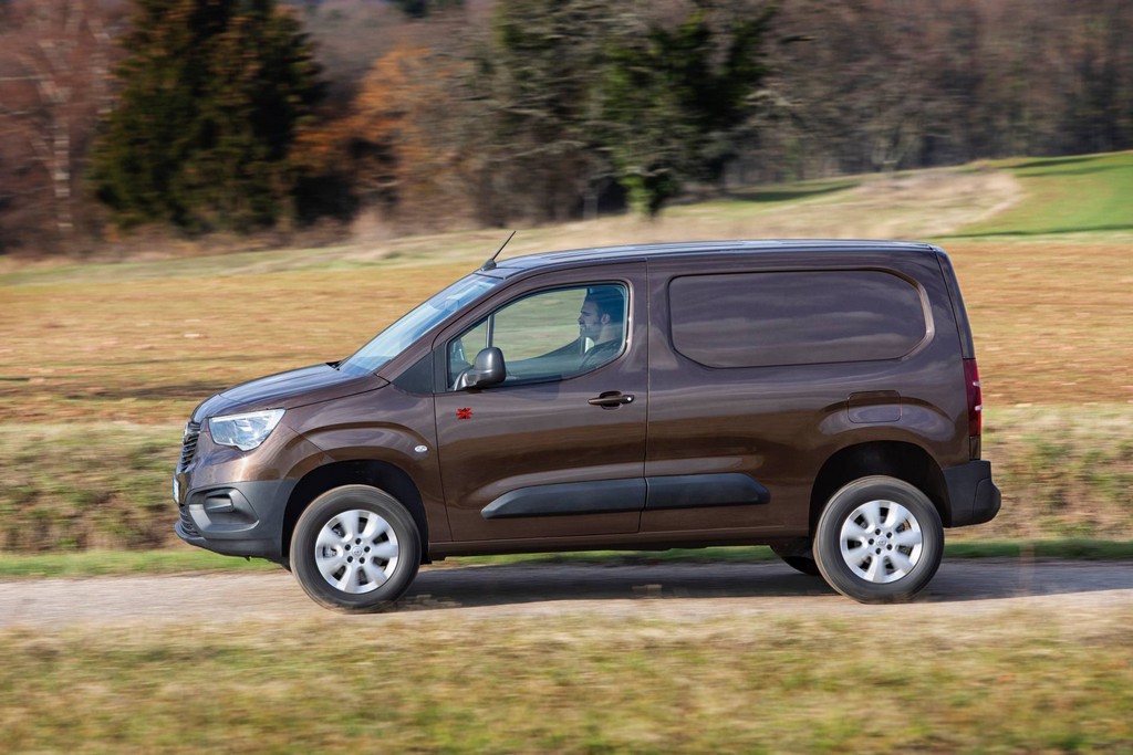 2020 - OPEL COMBO CARGO 4X4, foto 3