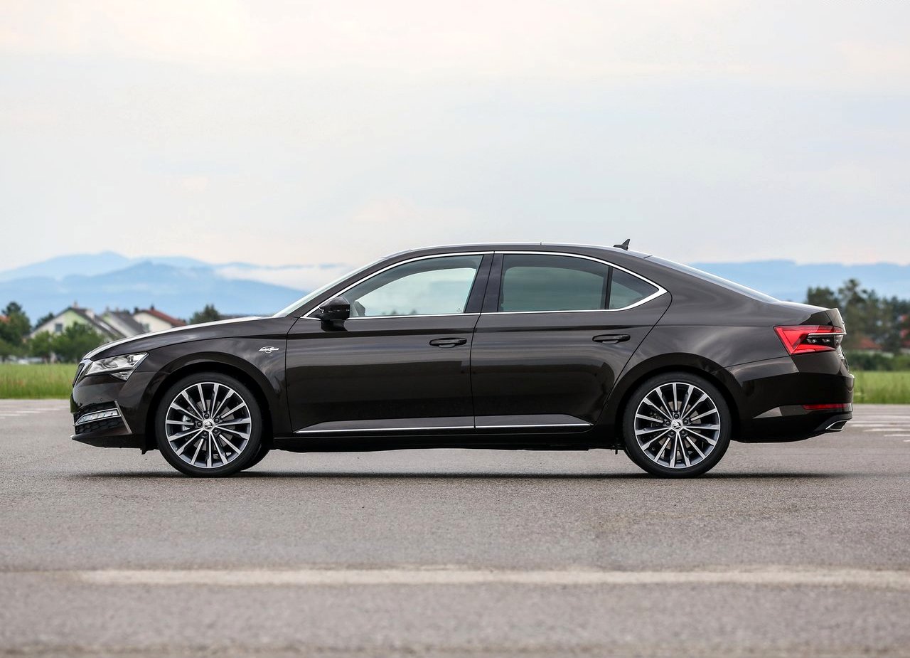 2020 - SKODA SUPERB, foto 16