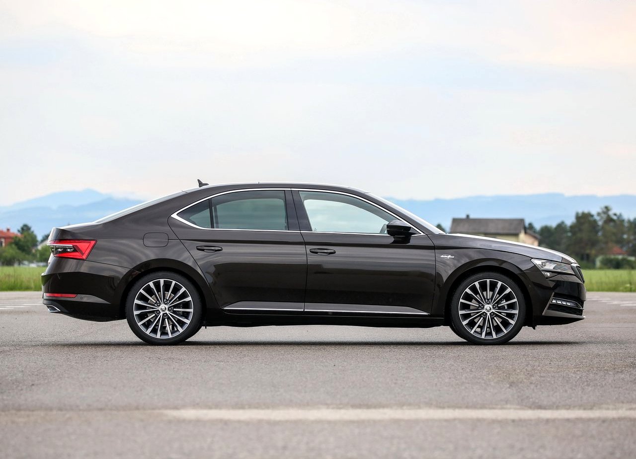 2020 - SKODA SUPERB, foto 17