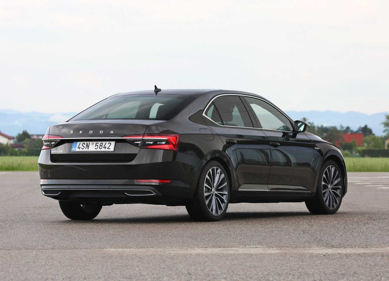 2020 - SKODA SUPERB, foto 21