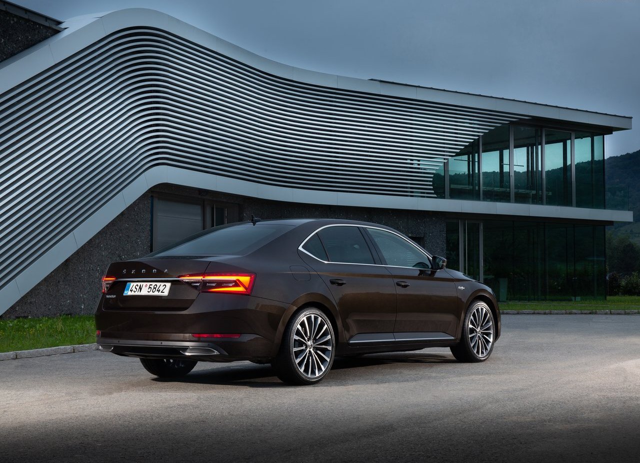 2020 - SKODA SUPERB, foto 22
