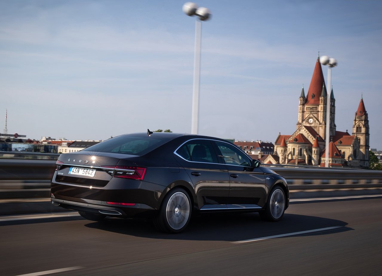 2020 - SKODA SUPERB, foto 23