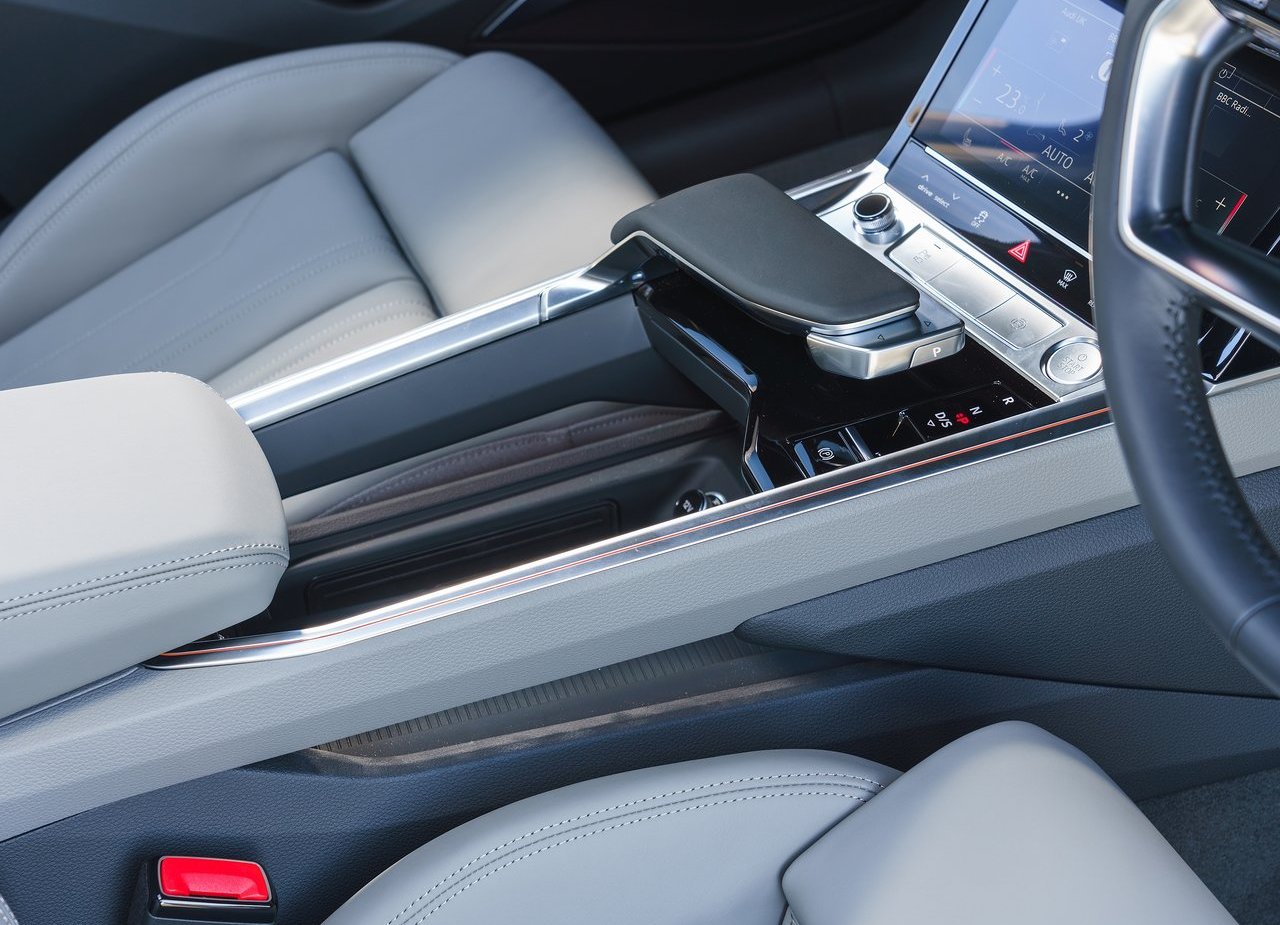 2020 - AUDI E-TRON UK VERSION, foto 96