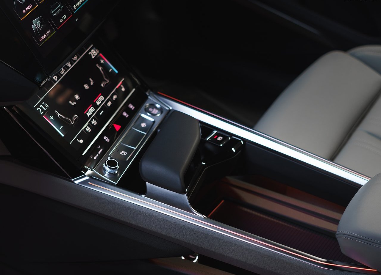 2020 - AUDI E-TRON UK VERSION, foto 101