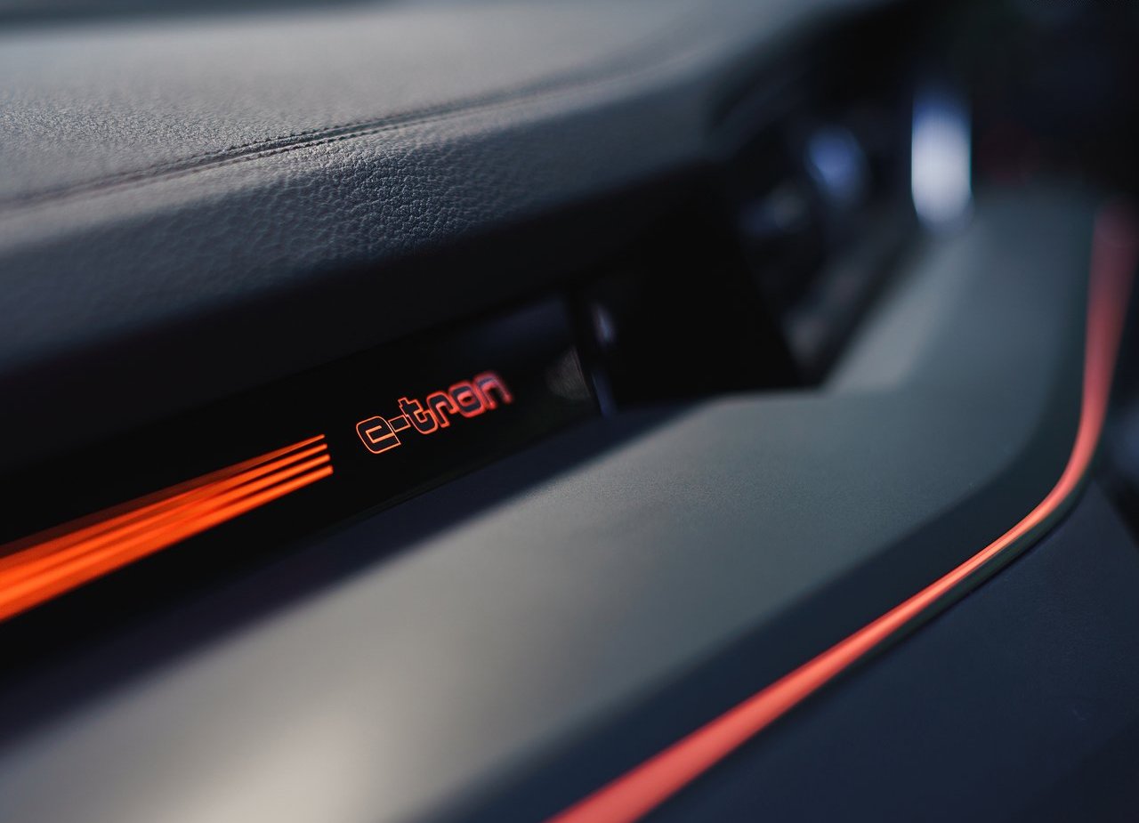 2020 - AUDI E-TRON UK VERSION, foto 106