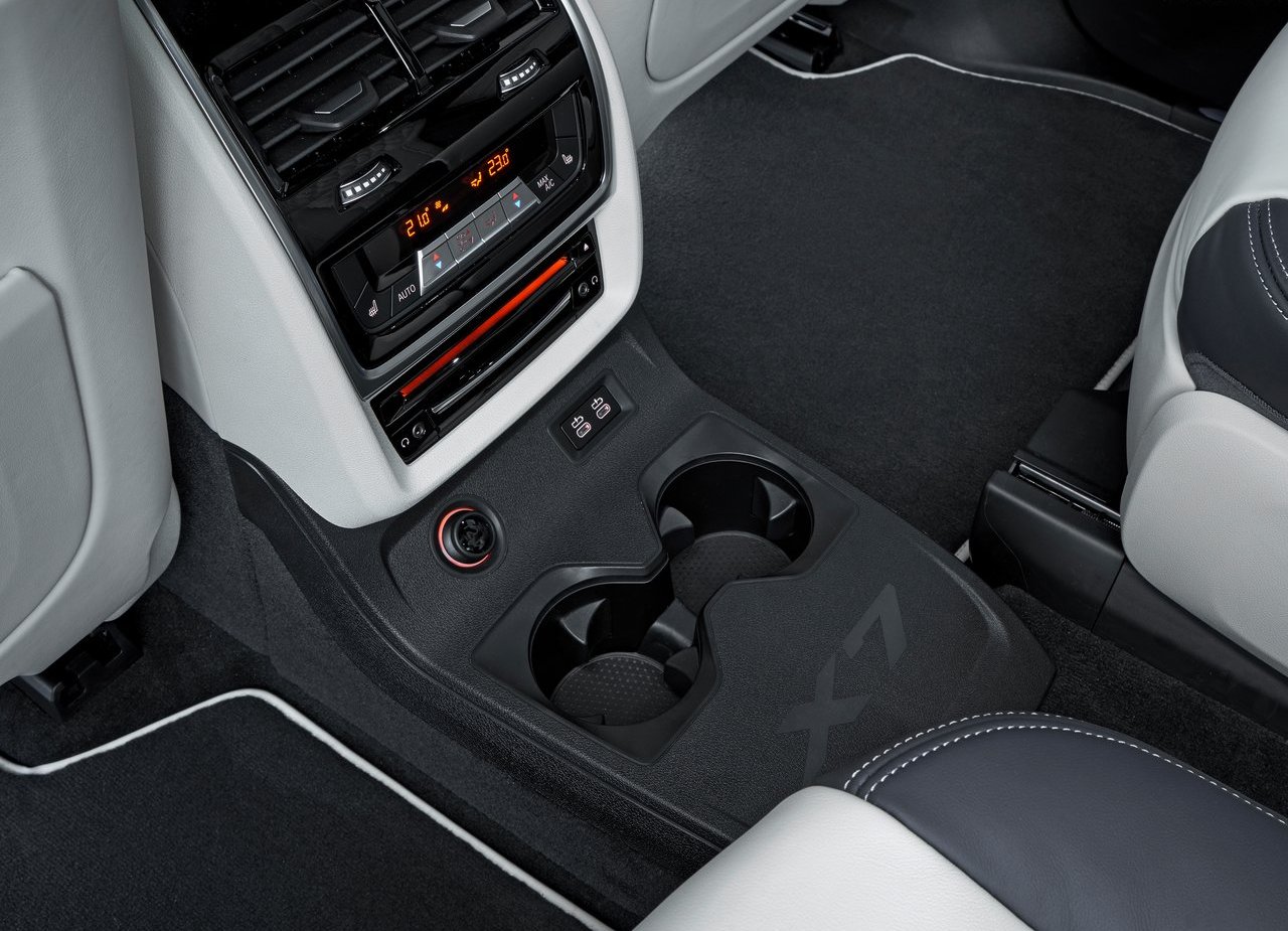 2019 - BMW X7, foto 207