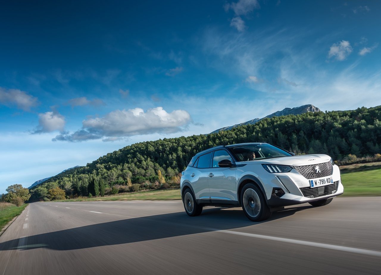 2020 - PEUGEOT E-2008, foto 16