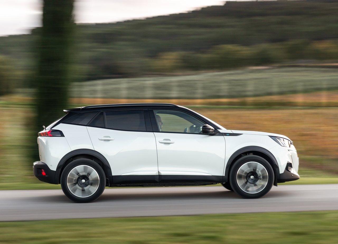 2020 - PEUGEOT E-2008, foto 22